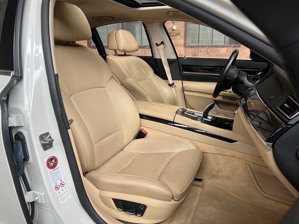 BMW ActiveHybrid7 F04 4.4 V8 465PS 2011