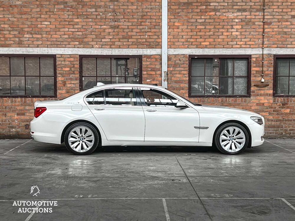 BMW ActiveHybrid7 F04 4.4 V8 465PS 2011