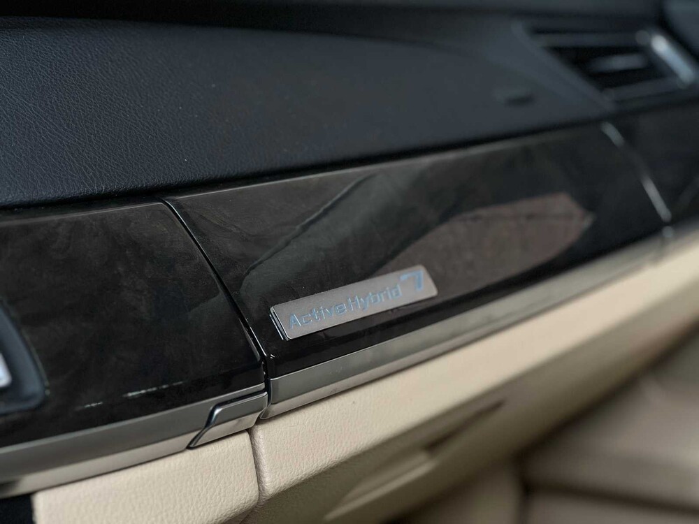 BMW ActiveHybrid7 F04 4.4 V8 465PS 2011
