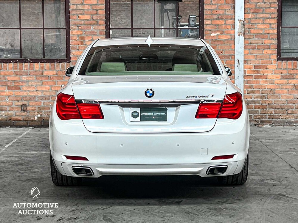 BMW ActiveHybrid7 F04 4.4 V8 465PS 2011