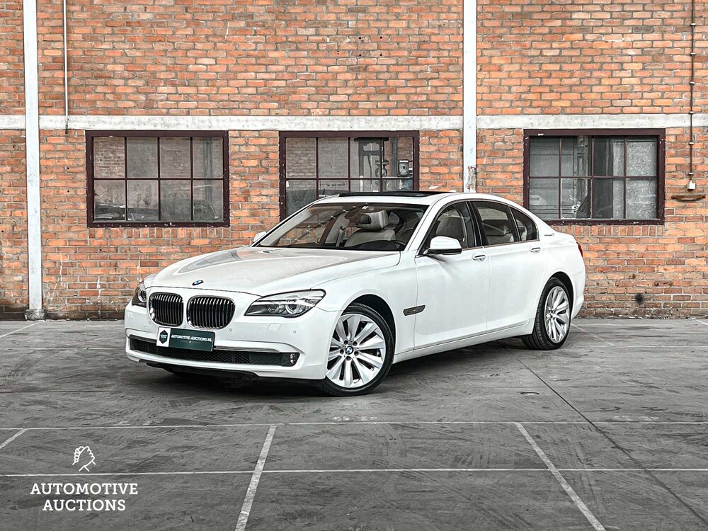BMW ActiveHybrid7 F04 4.4 V8 465PS 2011