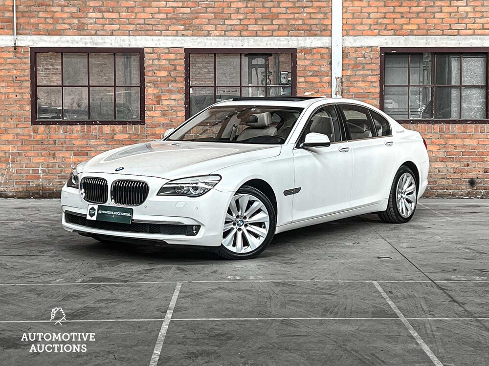 BMW ActiveHybrid7 F04 4.4 V8 465PS 2011