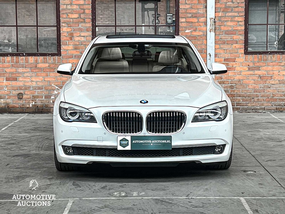 BMW ActiveHybrid7 F04 4.4 V8 465PS 2011