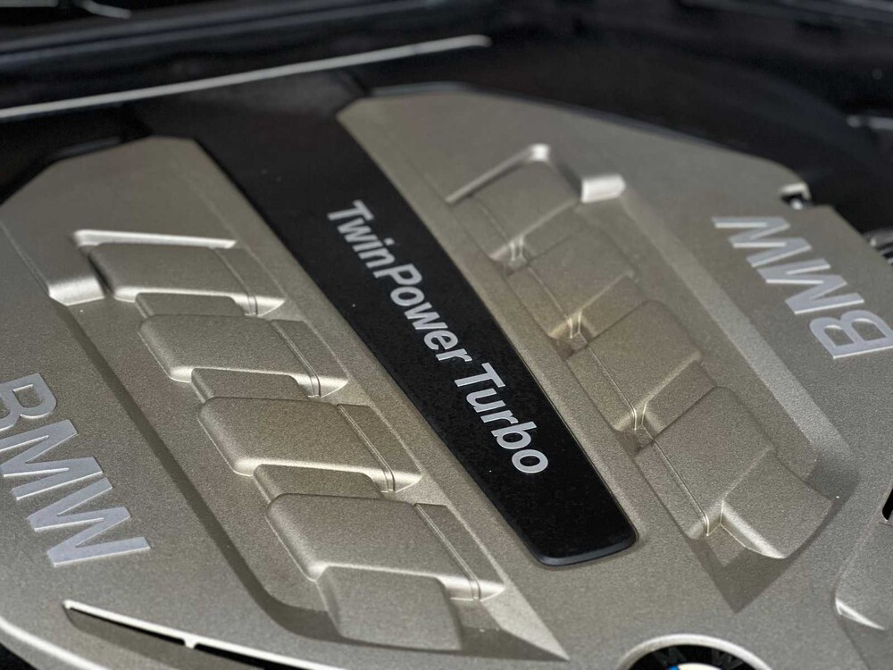 BMW ActiveHybrid7 F04 4.4 V8 465PS 2011