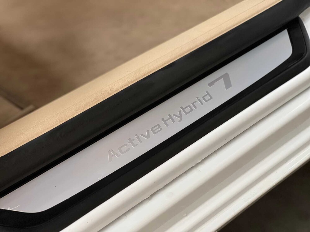 BMW ActiveHybrid7 F04 4.4 V8 465PS 2011