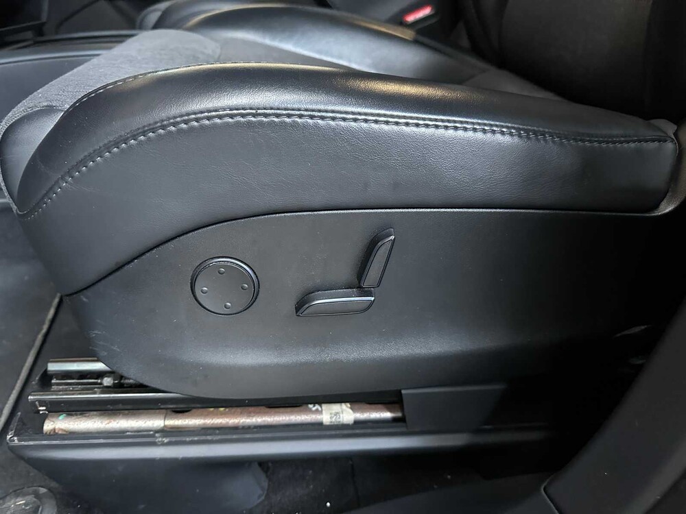 Tesla Model X Performance 612hp 2019 (Original-UK), ZH-744-N