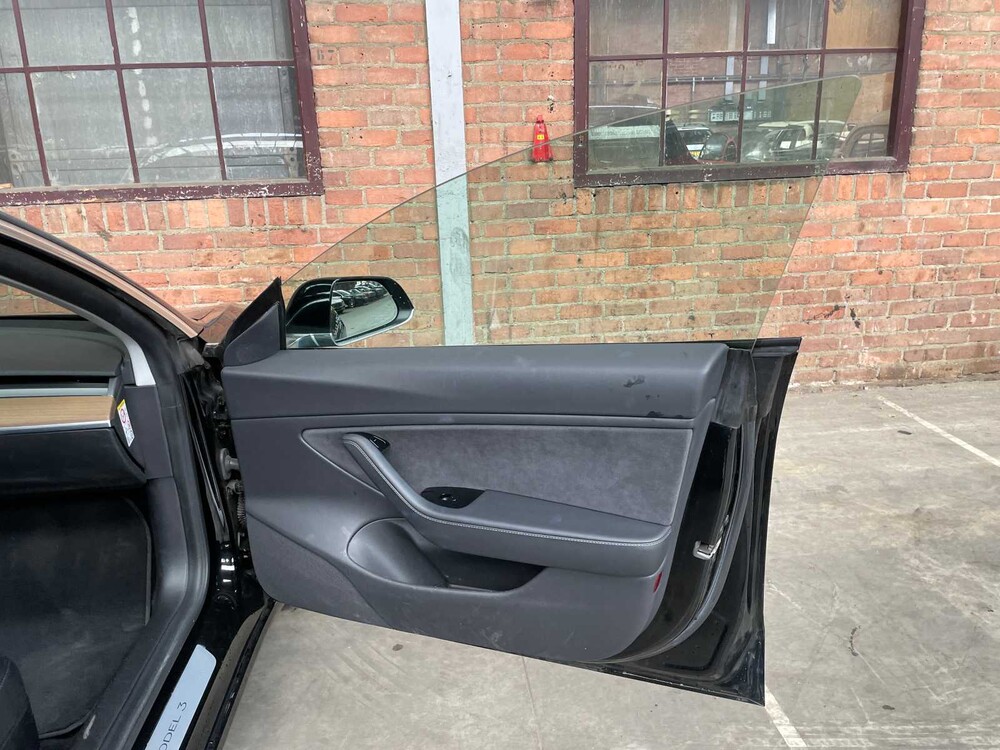 FOTOS! Tesla Model 3 Standard RWD Plus 60 kWh 238PS 2019 (Original-NL & 1. Besitzer), ZK-671-X