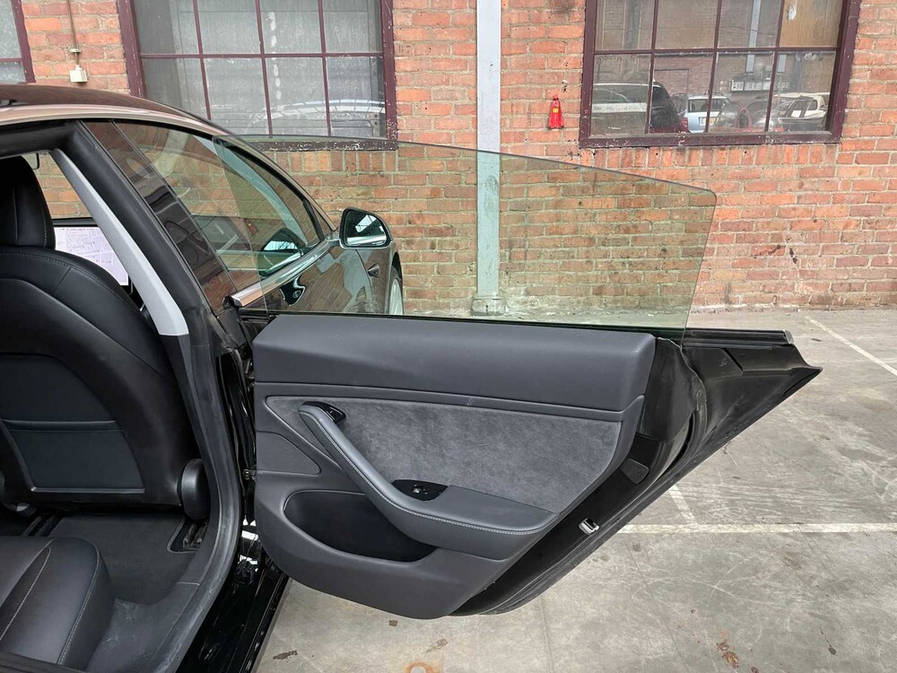 FOTOS! Tesla Model 3 Standard RWD Plus 60 kWh 238PS 2019 (Original-NL & 1. Besitzer), ZK-671-X