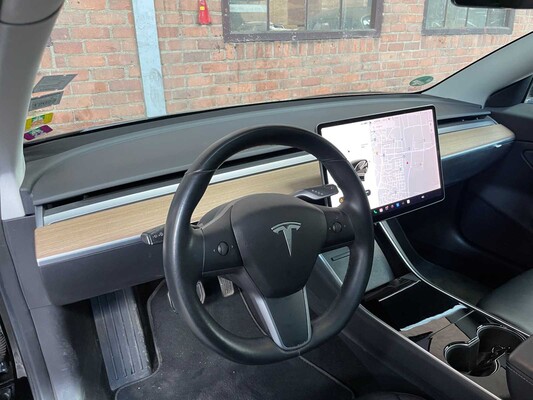 PHOTOS! Tesla Model 3 Standard RWD Plus 60 kWh 238hp 2019 (Original-NL & 1st owner), ZK-671-X