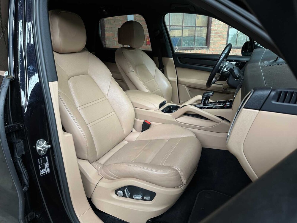 Porsche Cayenne 3.0 340PS 2018 (Original-NL + 1. Besitzer), TL-899-F