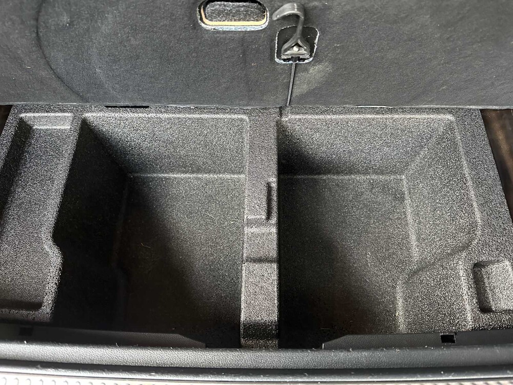 Skoda Superb Combi 2.0 TDI Sportl. Bns 150hp 2019 -Fertigmodell NL-, XS-808-F