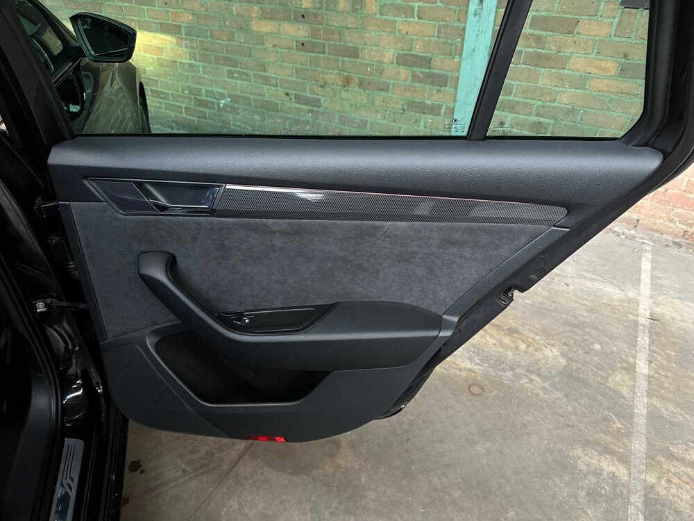 Skoda Superb Combi 2.0 TDI Sportl. Bns 150hp 2019 -Fertigmodell NL-, XS-808-F