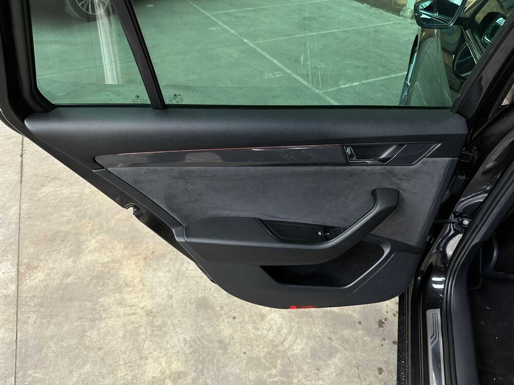 Skoda Superb Combi 2.0 TDI Sportl. Bns 150hp 2019 -Fertigmodell NL-, XS-808-F