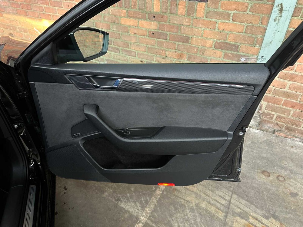 Skoda Superb Combi 2.0 TDI Sportl. Bns 150hp 2019 -Fertigmodell NL-, XS-808-F