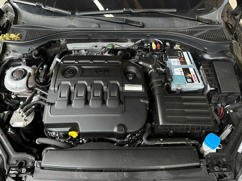 Skoda Superb Combi 2.0 TDI Sportl. Bns 150hp 2019 -Fertigmodell NL-, XS-808-F