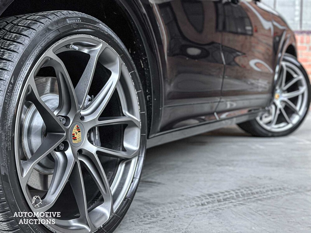 Porsche Cayenne Coupé E-Hybrid 3.0 V6 462PS 2019 Sport-Chrono (Original-GB) Plug-Hybrid, G-926-HR