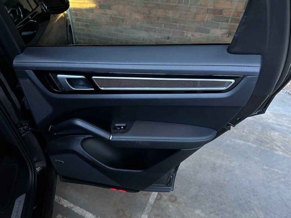 Porsche Cayenne Coupé E-Hybrid 3.0 V6 462PS 2019 Sport-Chrono (Original-GB) Plug-Hybrid, G-926-HR