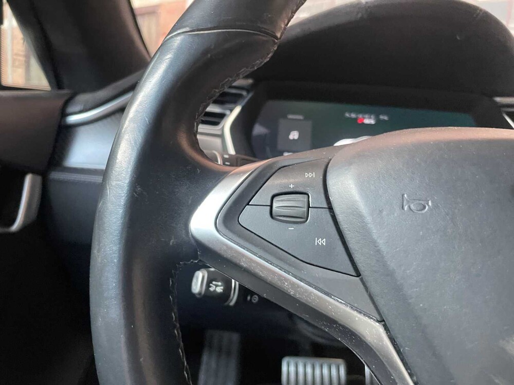 Tesla Model S 85 Leistung 421PS 2015 FREE-CHARGING (Original-UK), 4-ZTH-49