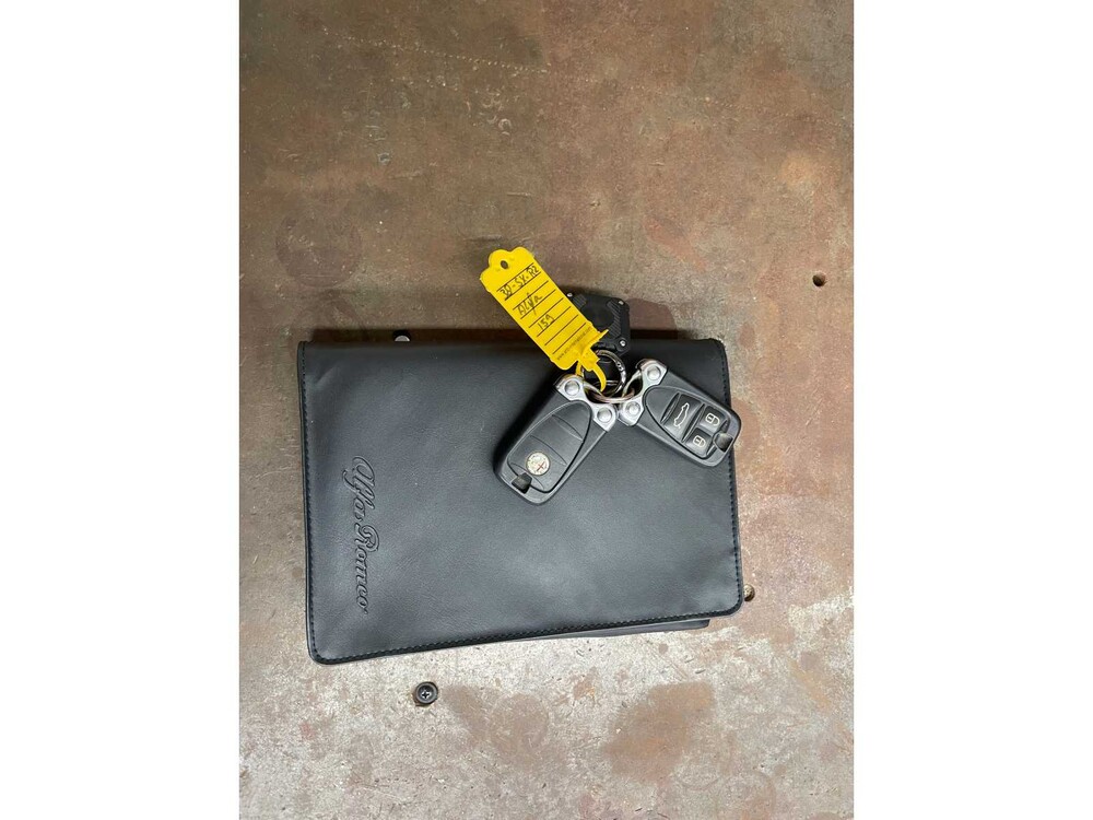 Alfa Romeo 159 Sportwagon 1.9 JTS Distinctive 160hp 2006 ORIG-NL, 38-SX-RZ