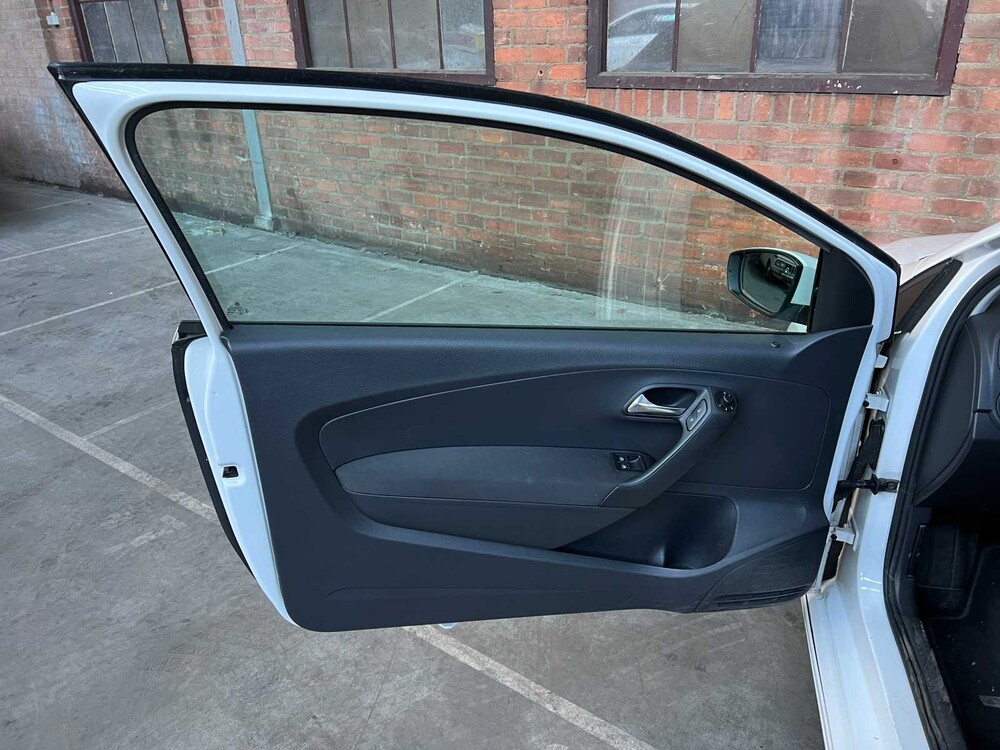 Volkswagen Polo 1.2 TDI Bl.M. Comfl. 75pk 2010 -Orig. NL-, 81-LSV-3