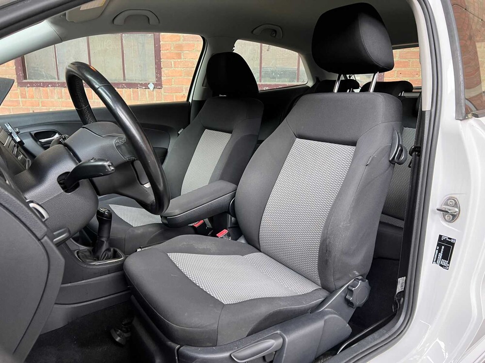 Volkswagen Polo 1.2 TDI Bl.M. Comfl. 75pk 2010 -Orig. NL-, 81-LSV-3