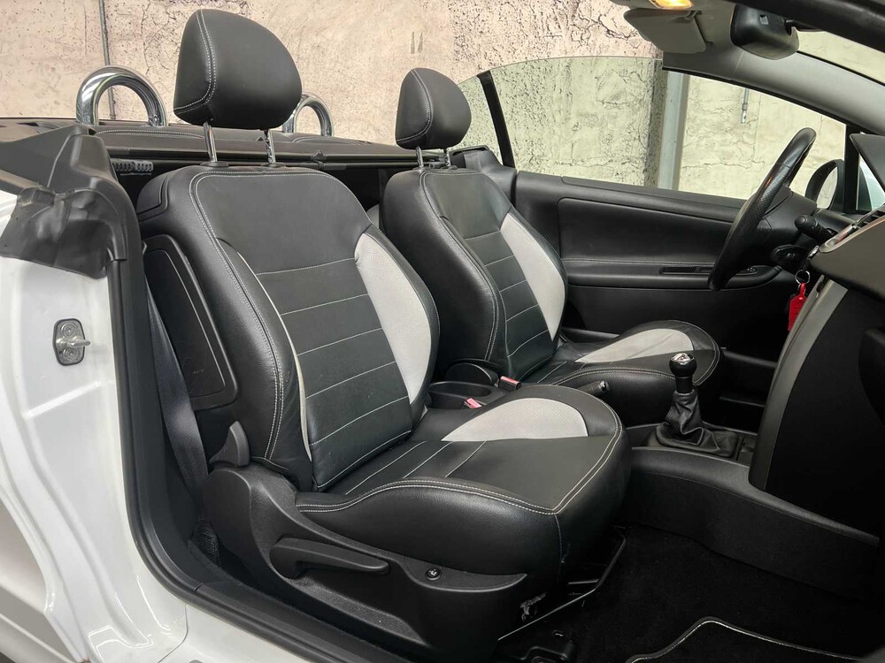 Peugeot 207 CC 1.6 VTi Griffe 120pk 2011 -Orig. NL-, 31-RTR-5