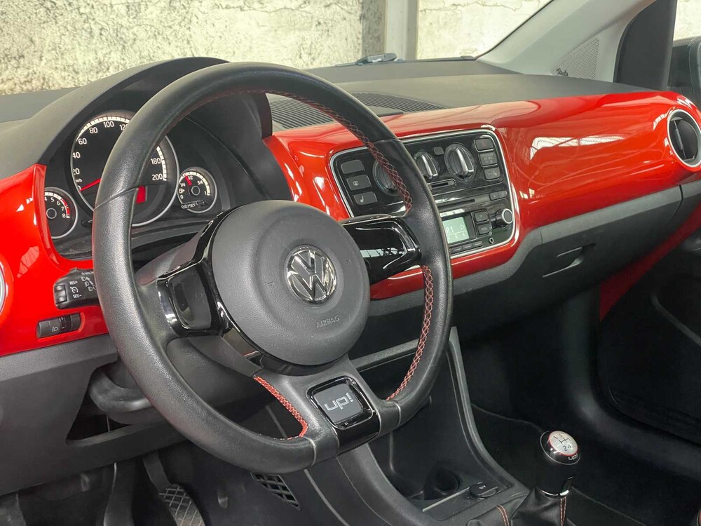 Volkswagen Up Groove 1.0 74hp 2014, 7-ZDG-04