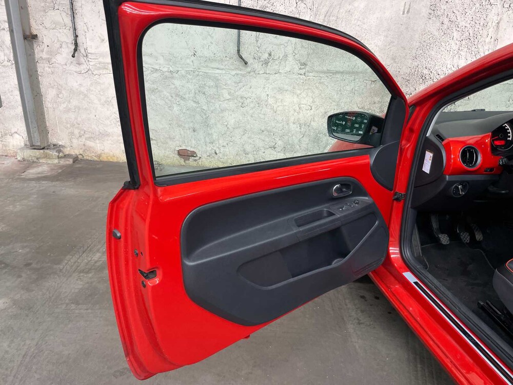 Volkswagen Up Groove 1.0 74hp 2014, 7-ZDG-04