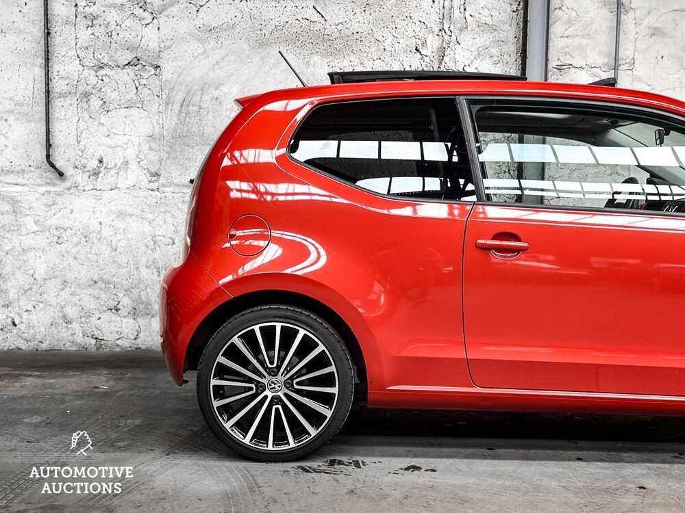 Volkswagen Up Groove 1.0 74hp 2014, 7-ZDG-04