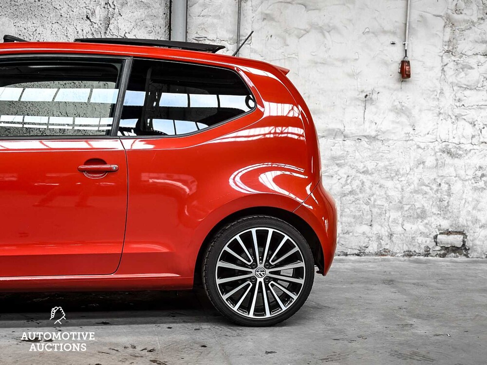 Volkswagen Up Groove 1.0 74hp 2014, 7-ZDG-04