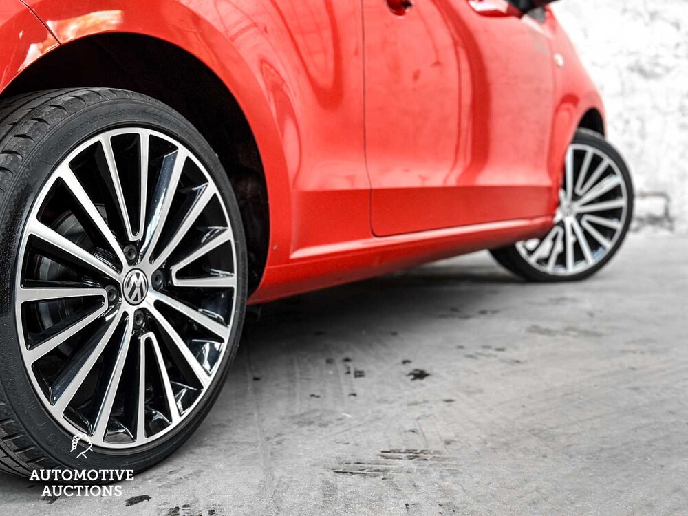 Volkswagen Up Groove 1.0 74hp 2014, 7-ZDG-04