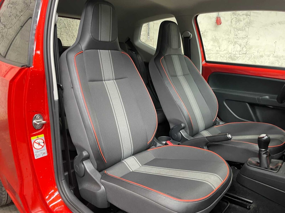 Volkswagen Up Groove 1.0 74hp 2014, 7-ZDG-04