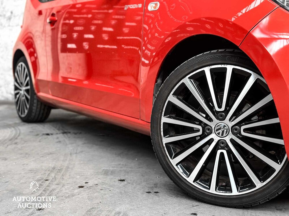 Volkswagen Up Groove 1.0 74hp 2014, 7-ZDG-04