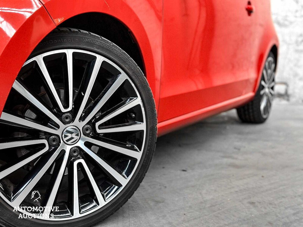 Volkswagen Up Groove 1.0 74hp 2014, 7-ZDG-04