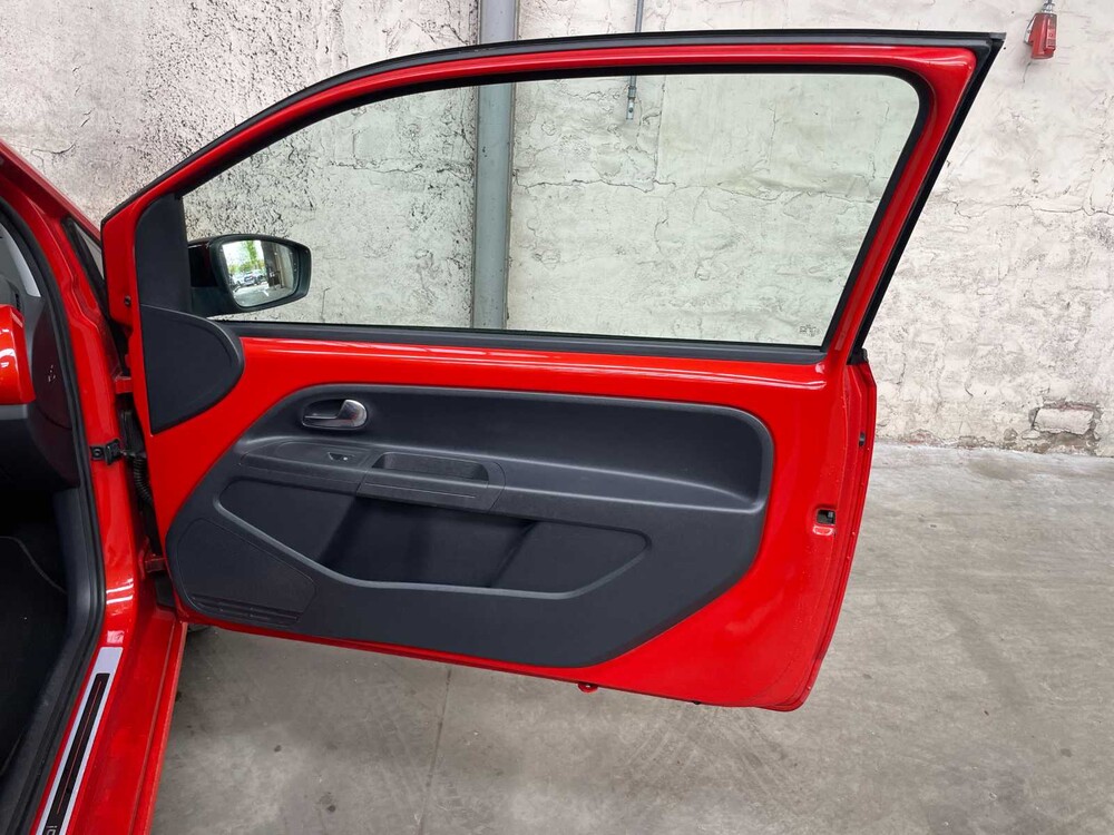 Volkswagen Up Groove 1.0 74hp 2014, 7-ZDG-04