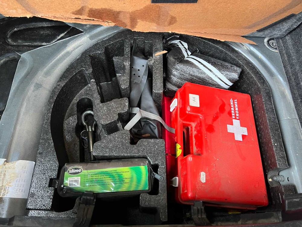 Volkswagen Polo 1.6 TDI BlueM Highline 90pk 2012, J-068-RV