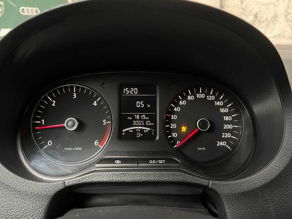 Volkswagen Polo 1.6 TDI BlueM Highline 90pk 2012, J-068-RV