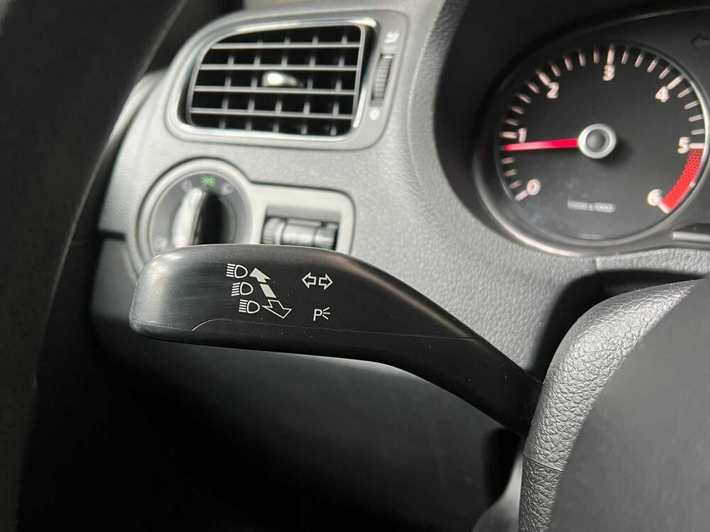 Volkswagen Polo 1.6 TDI BlueM Highline 90pk 2012, J-068-RV