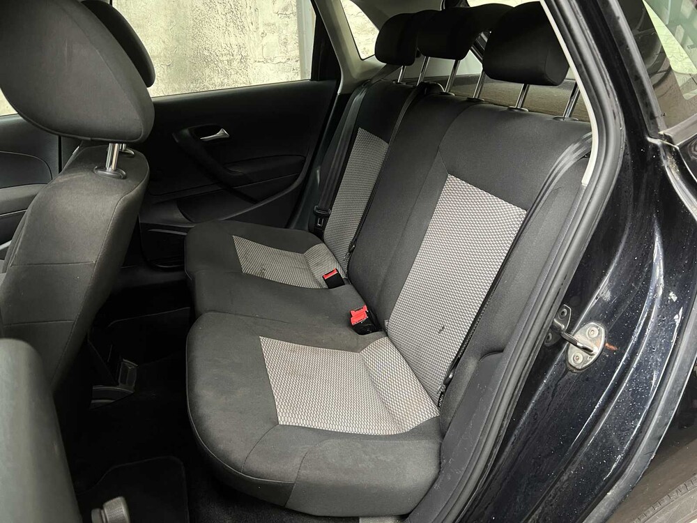 Volkswagen Polo 1.6 TDI BlueM Highline 90pk 2012, J-068-RV