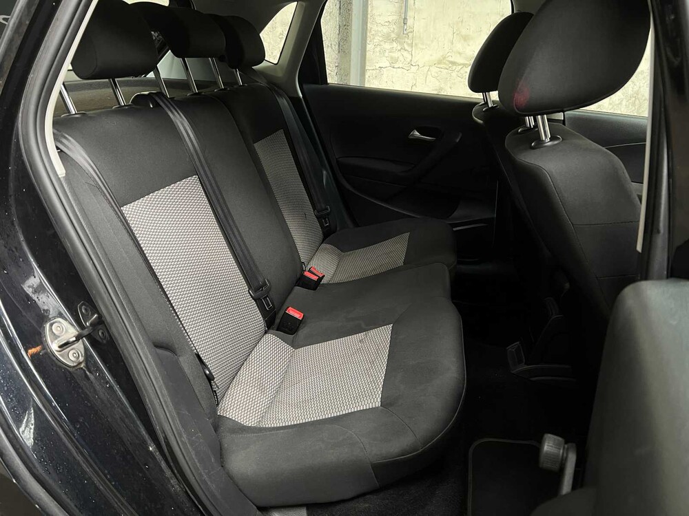 Volkswagen Polo 1.6 TDI BlueM Highline 90pk 2012, J-068-RV