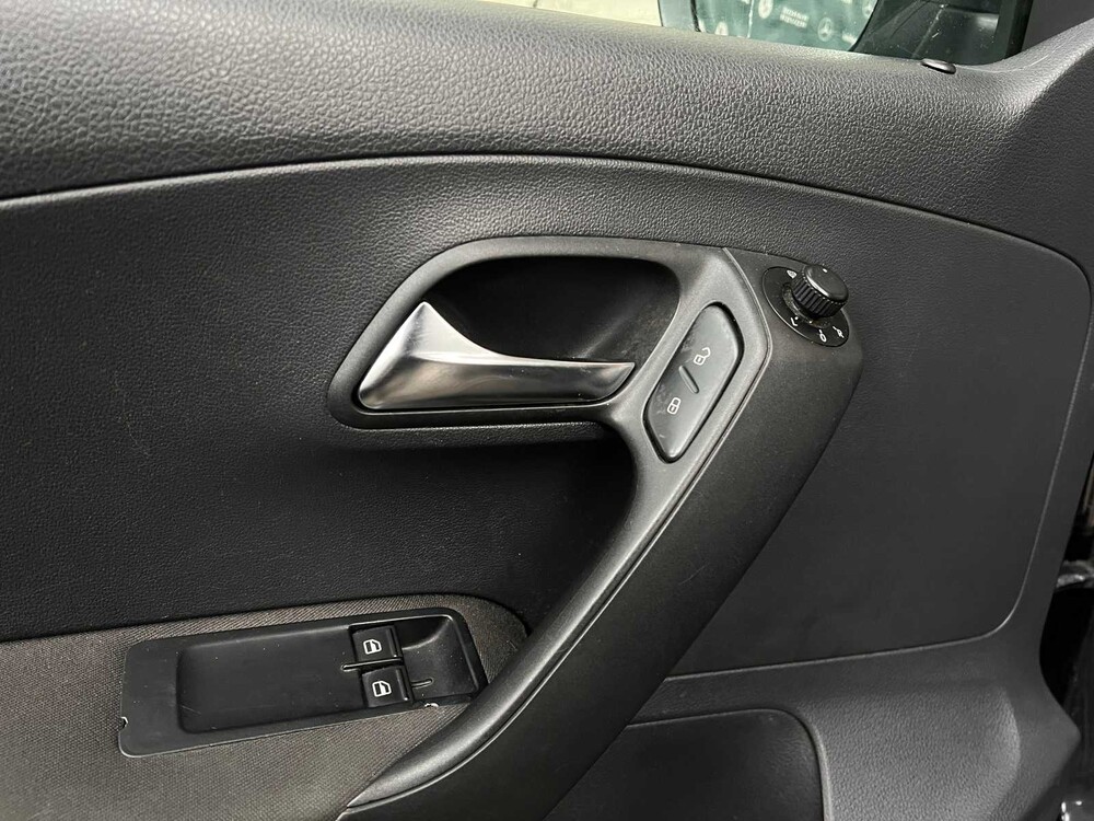 Volkswagen Polo 1.6 TDI BlueM Highline 90pk 2012, J-068-RV