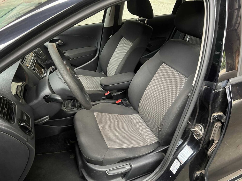 Volkswagen Polo 1.6 TDI BlueM Highline 90pk 2012, J-068-RV