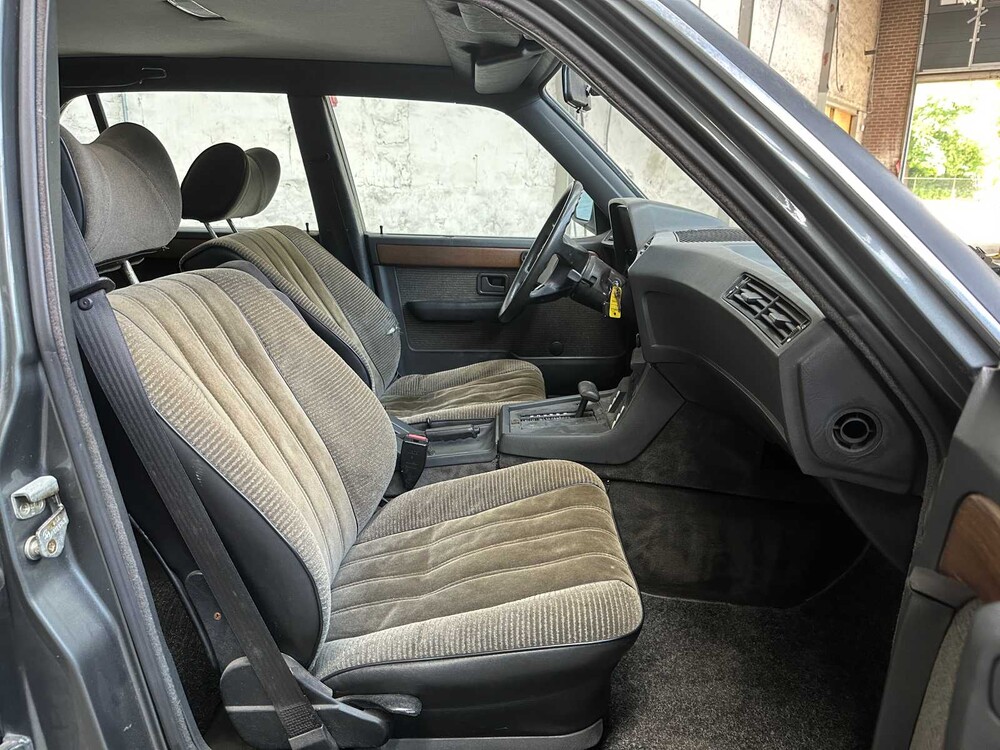 BMW 732i (E23) 3.2 L6 197pk 1985 7-Serie Oldtimer