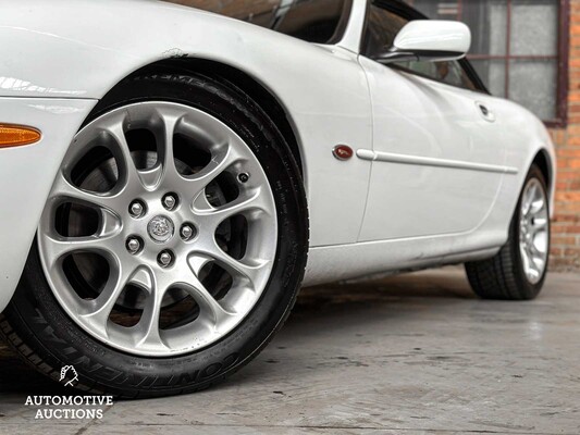 SAJJA42B6YPA09364 Jaguar XKR 4.0 V8 363hp 2000 Youngtimer