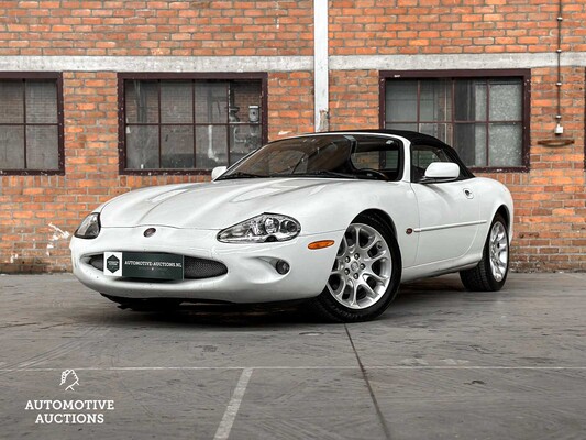 SAJJA42B6YPA09364 Jaguar XKR 4.0 V8 363PS 2000 Youngtimer