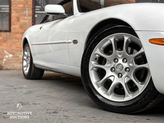 SAJJA42B6YPA09364 Jaguar XKR 4.0 V8 363PS 2000 Youngtimer