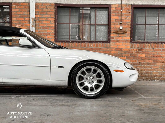 SAJJA42B6YPA09364 Jaguar XKR 4.0 V8 363PS 2000 Youngtimer