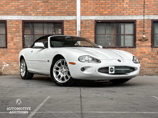 SAJJA42B6YPA09364 Jaguar XKR 4.0 V8 363PS 2000 Youngtimer