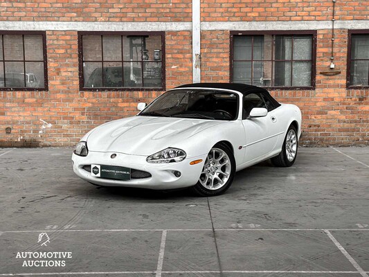 SAJJA42B6YPA09364 Jaguar XKR 4.0 V8 363hp 2000 Youngtimer