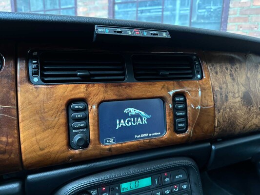 SAJJA42B6YPA09364 Jaguar XKR 4.0 V8 363hp 2000 Youngtimer